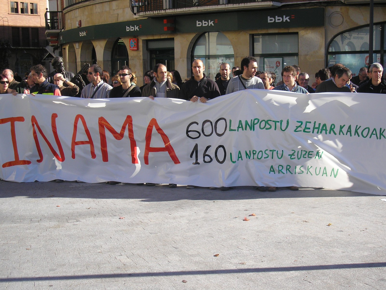 Manifestación en Gernika contra el cierre de Inama