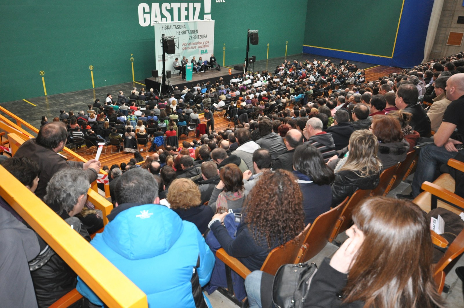 Más de 2.000 delegados/as de ELA exigen en Gasteiz una fiscalidad más justa