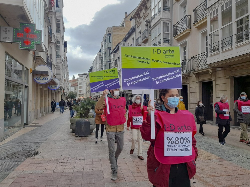 Mientras la plantilla del centro IDarte, de Gasteiz, soporta una situación crítica, las administraciones impulsan una escuela privada similar en Bilbao