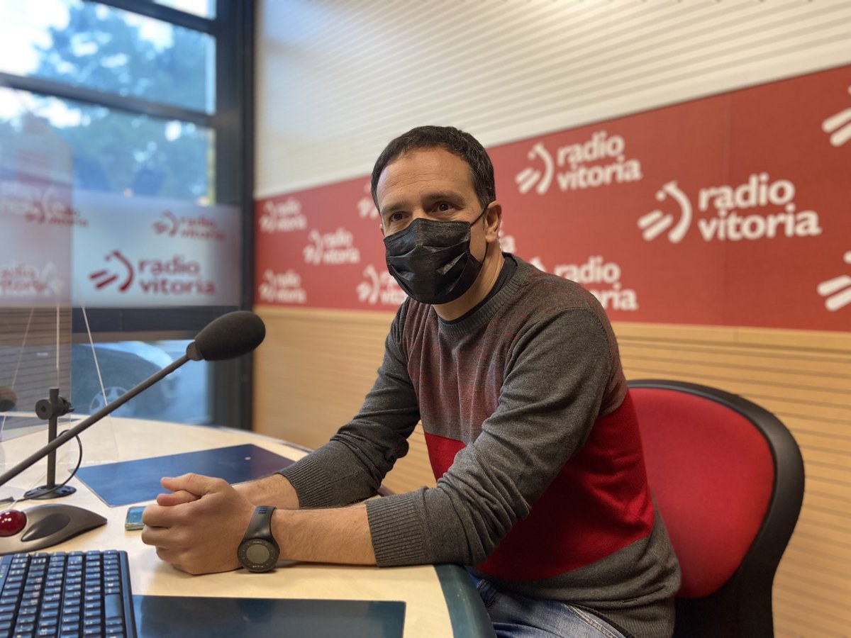 Mitxel Lakuntza: "Hay que derogar las reformas laborales para que los convenios se negocien aquí"