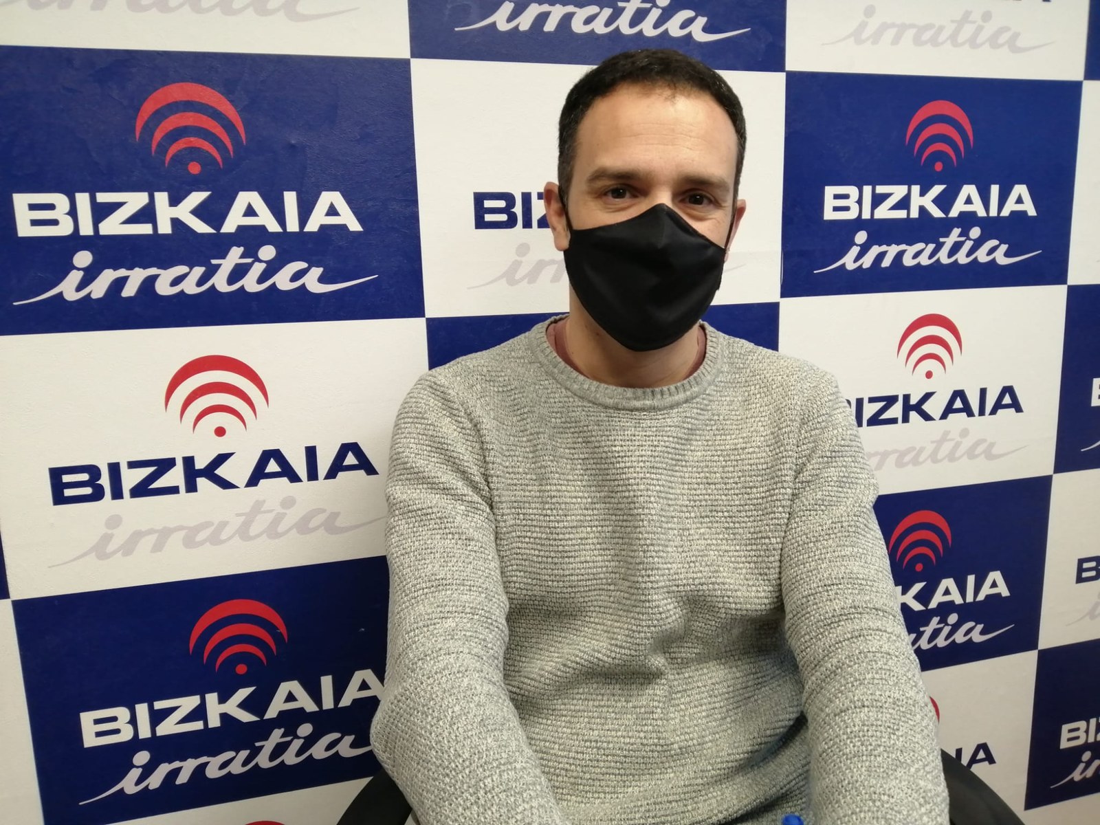 Mitxel Lakuntza: “La gestión del Gobierno Vasco de la pandemia esta siendo un desastre y la vacunación es prueba de ello”