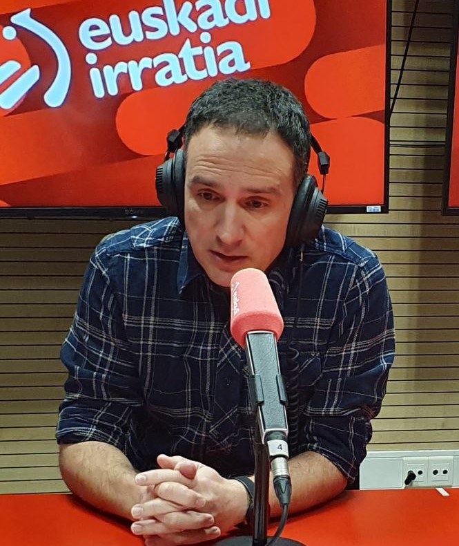 Mitxel Lakuntza: "Los servicios públicos están sufriendo un ataque por parte del Gobierno Vasco, la patronal y la Corporación Mondragón"