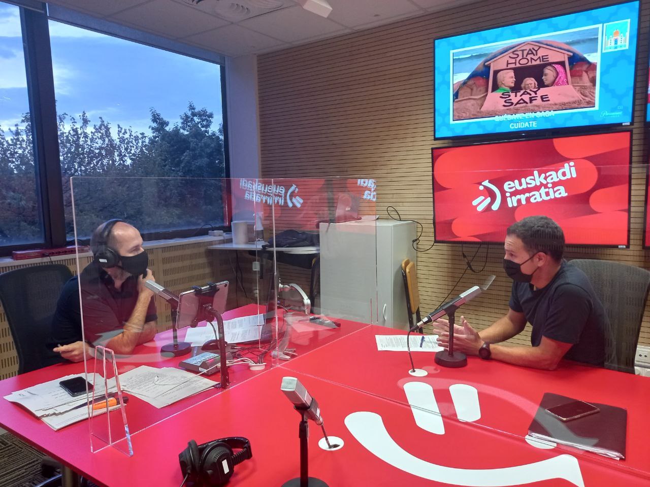 Mitxel Lakuntza: "Queremos escuchar el compromiso del PNV y EH Bildu de que no apoyarán en Madrid los recortes"