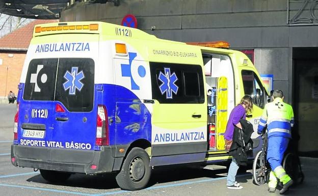 Movilizaciones para exigir la vacunación del personal de transporte sanitario subcontratado