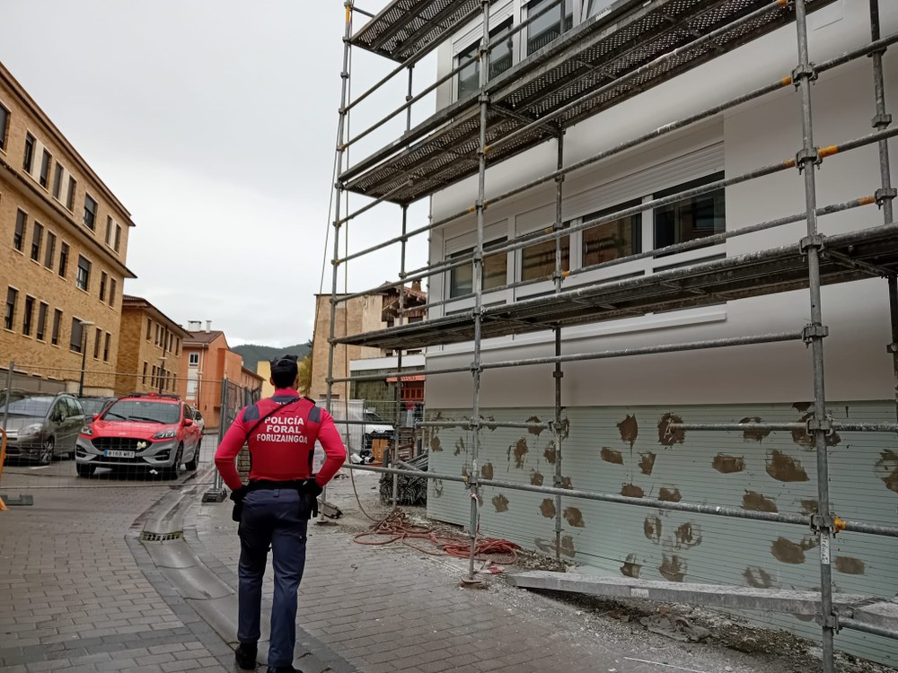 Muere un trabajador de la empresa Tejados Aoiz tras caer desde una altura