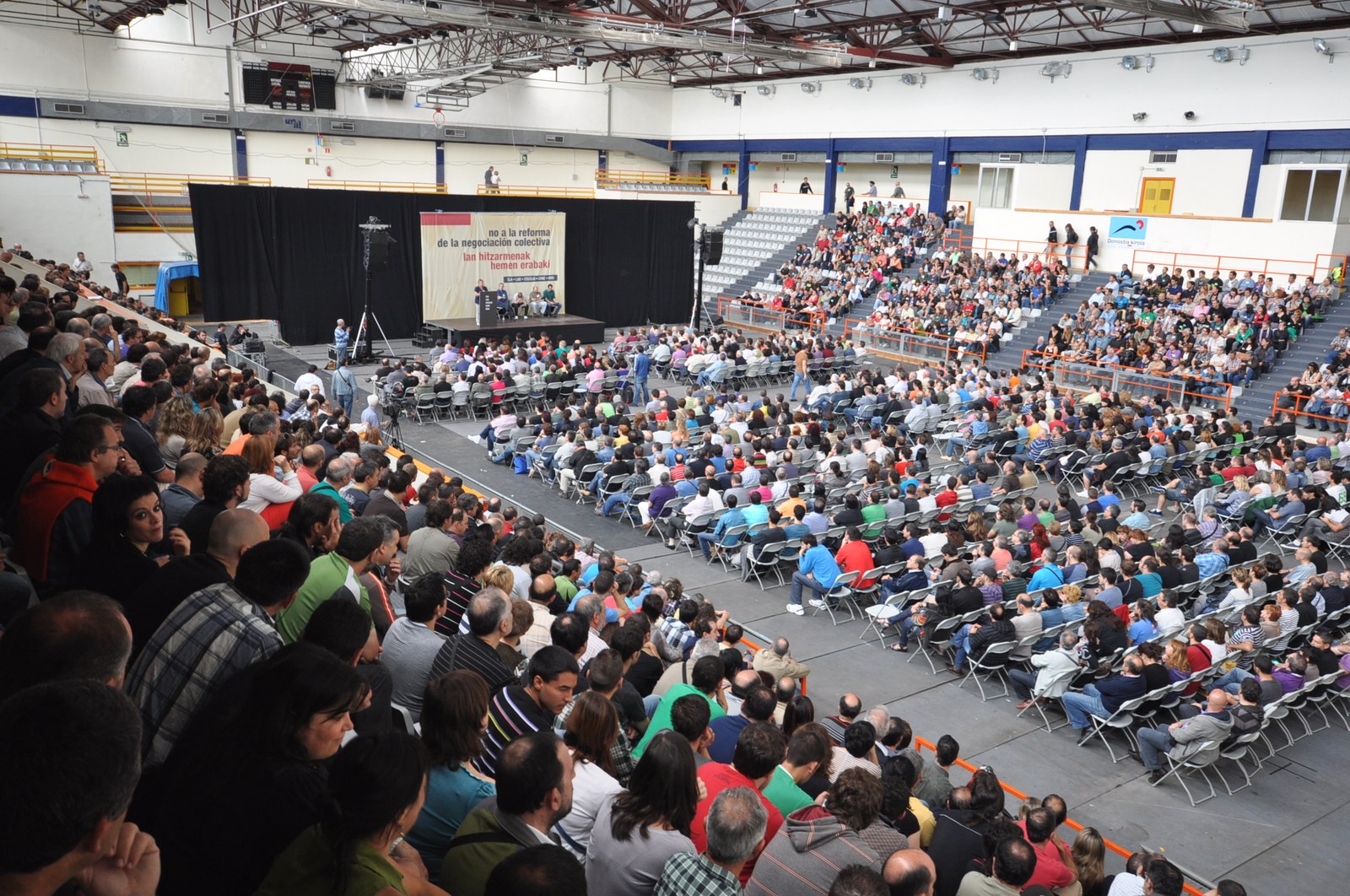 Muñoz: “ Defendemos el derecho de los trabajadores de Euskal Herria a negociar los convenios en nuestro ámbito”