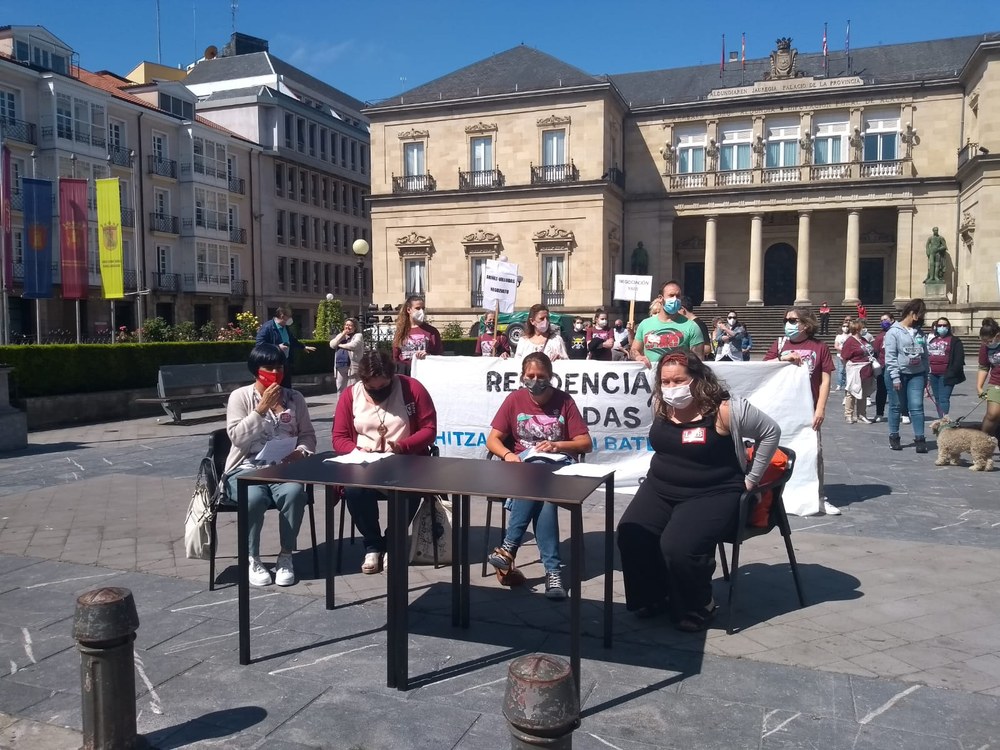 Nueva jornada de huelga de las trabajadoras de las Residencias de Álava para lograr el convenio provincial