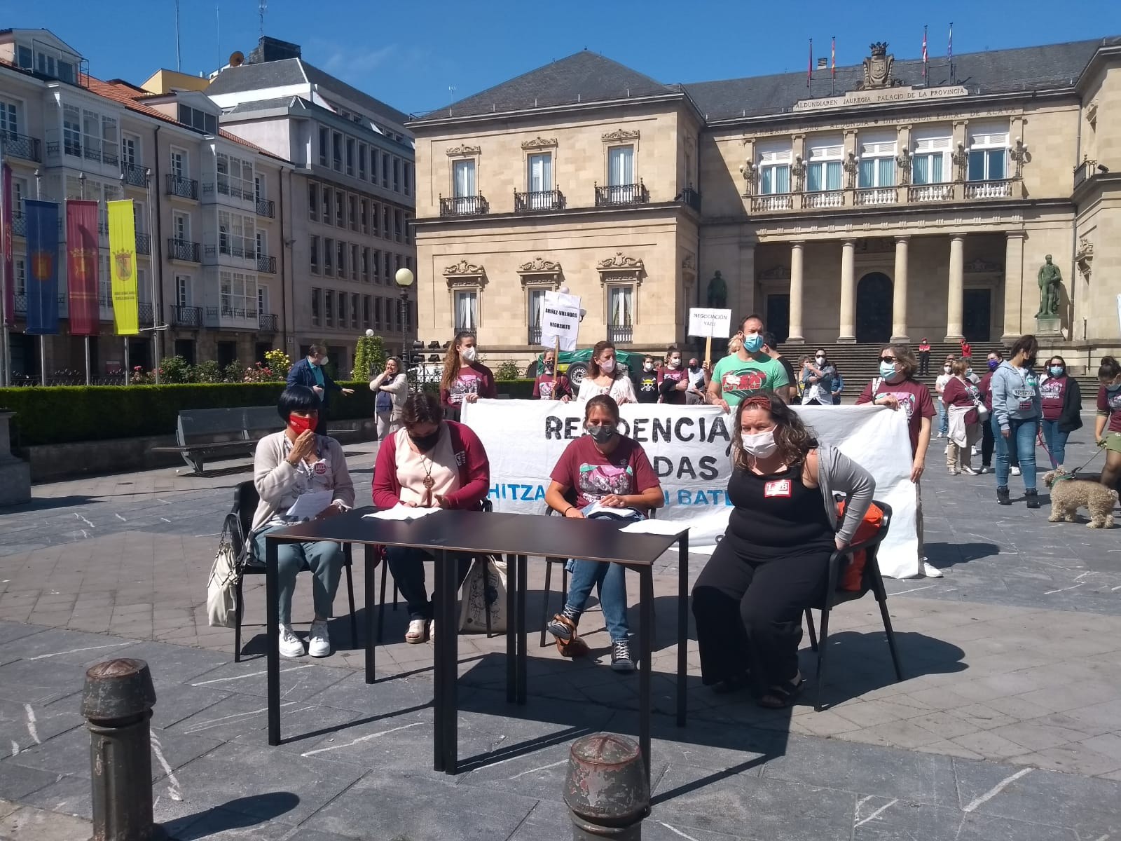 Nueva jornada de huelga de las trabajadoras de las Residencias de Álava para lograr el convenio provincial