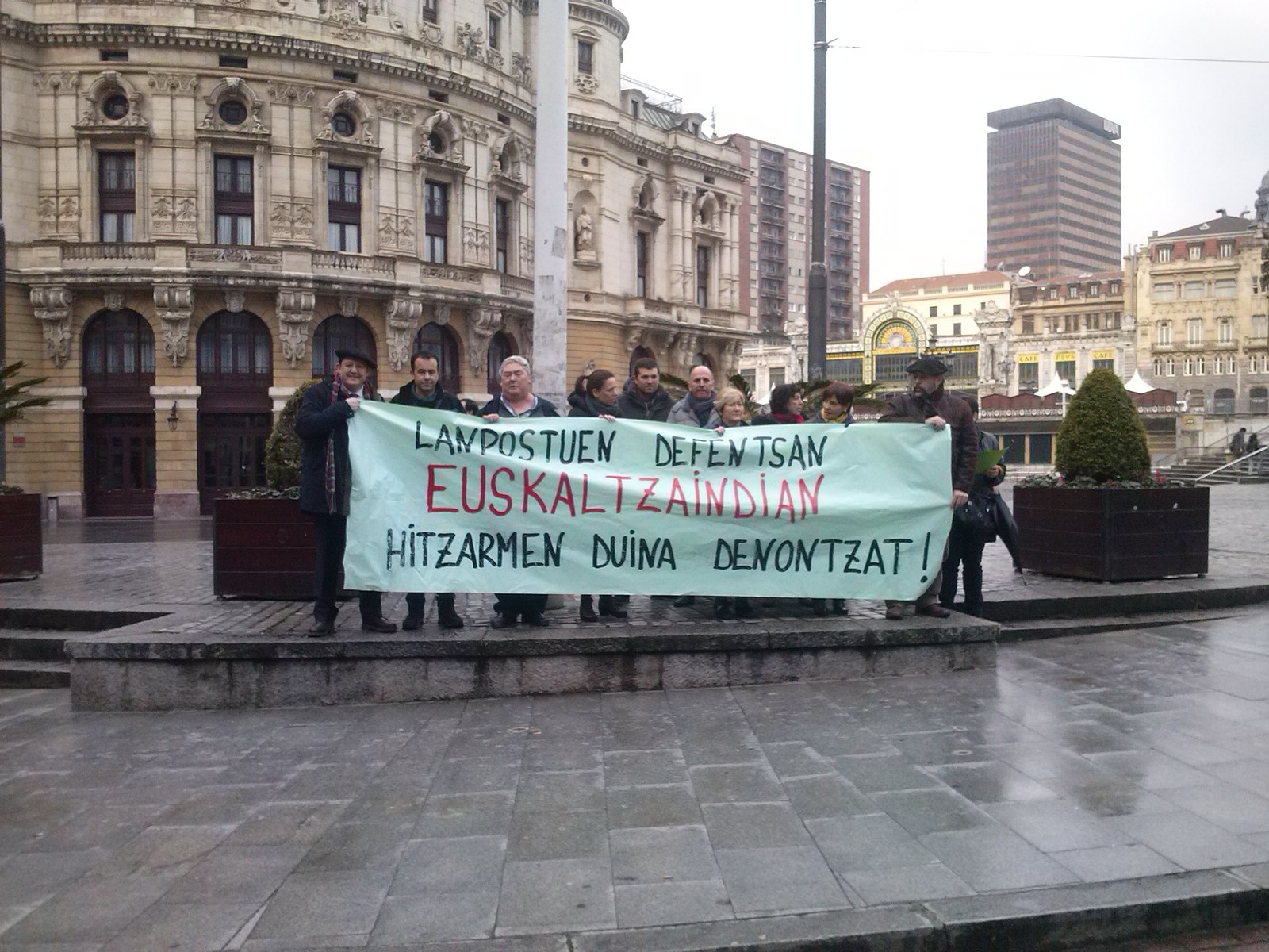 Paro de lo/as trabajadore/as en Euskaltzaindia