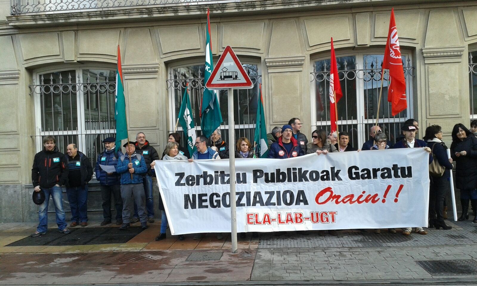 Representantes sindicales en la administración vasca exigen la devolución de las condiciones laborales arrebatadas