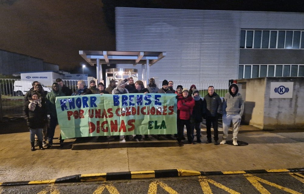 Primer día de huelga de los 5 convocados contra las insoportables condiciones productivas impuestas por la dirección
