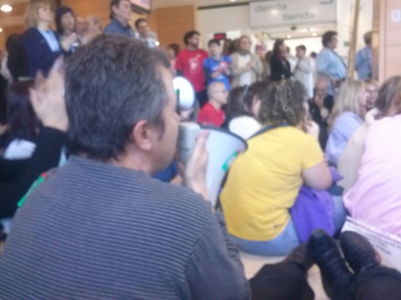 Representantes sindicales se encierran en el Hospital Universitario Donostia