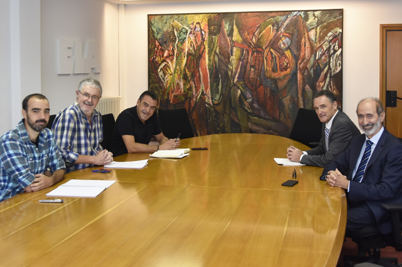 Responsables de ELA y Adegi han celebrado una reunión