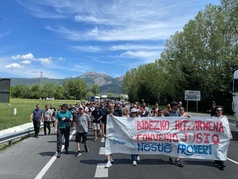 Seguimiento masivo del paro en Froneri de Araia para desbloquear la negociación del convenio