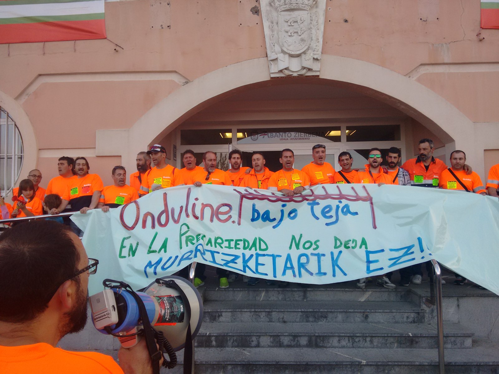 Segunda semana en huelga de la plantilla de Onduline