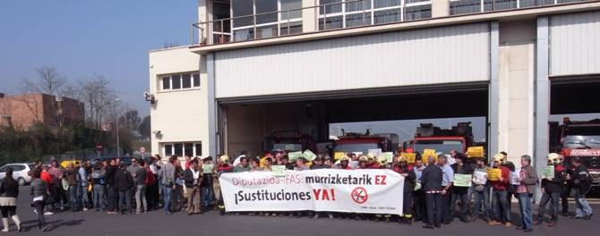 Siguen las movilizaciones contra los recortes en la Diputación de Bizkaia