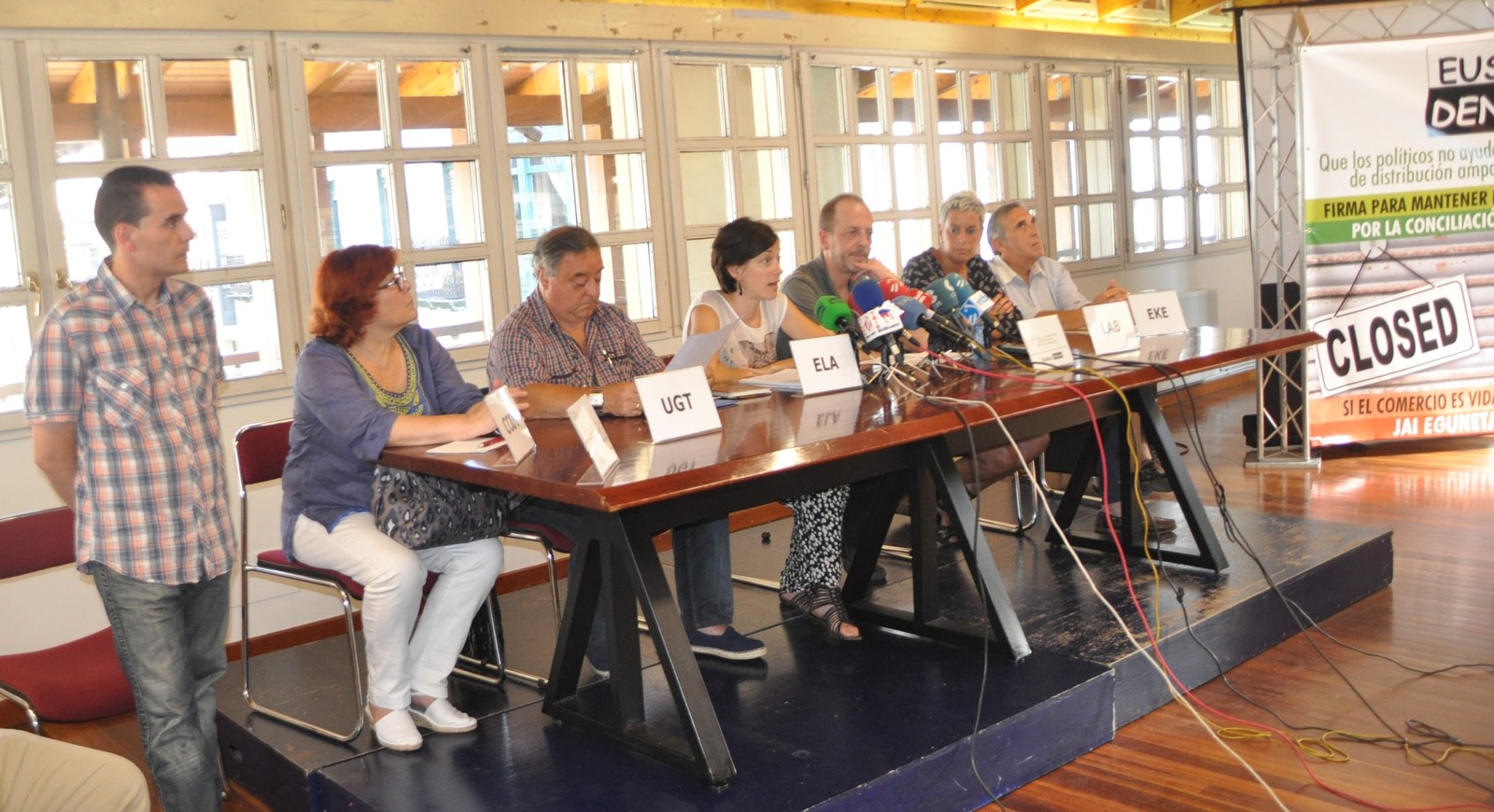 Sindicatos, comerciantes y consumidores contra la liberalización de los horarios comerciales