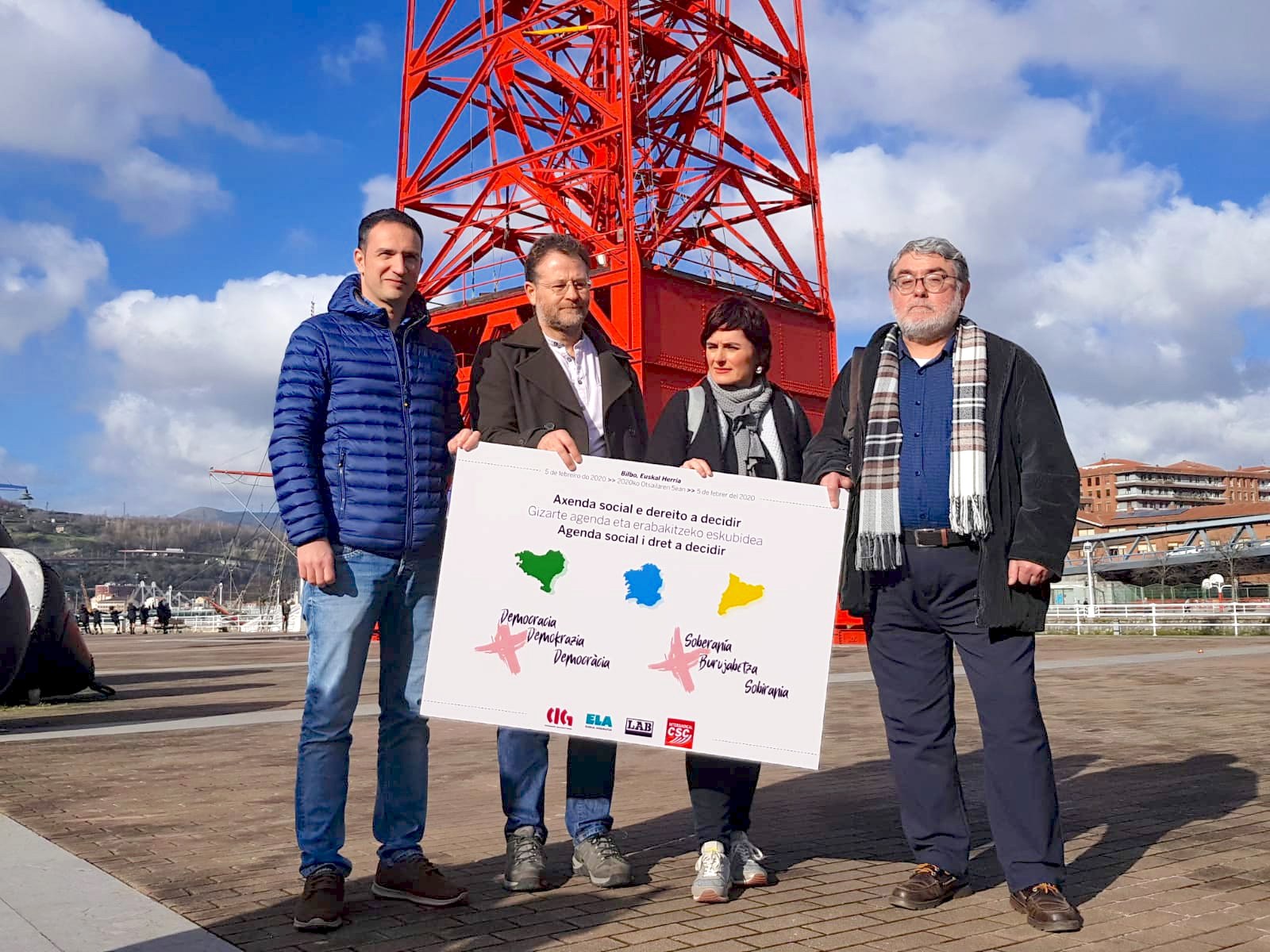 Sindicatos de Euskal Herria, Galicia y Cataluña exigen una agenda social y el derecho a decidir Sindicatos de Euskal Herria, Galicia y Cataluña exigen una agenda social y el derecho a decidir