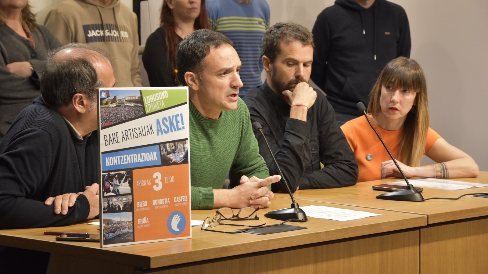 Sindicatos y agentes sociales piden la absolución de los artesanos de la paz Béatrice Molle-Haran y Txetx Etcheverry