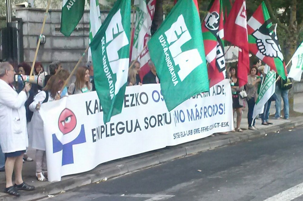 Todos los sindicatos de Osakidetza se han  levantado de la mesa negociadora