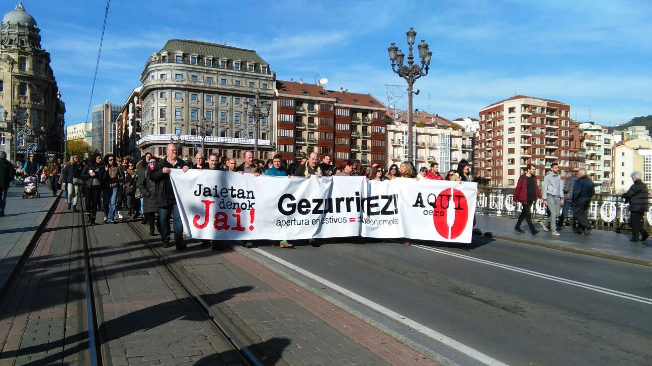 Trabajadoras, comerciantes y consumidores, contra la apertura en festivos