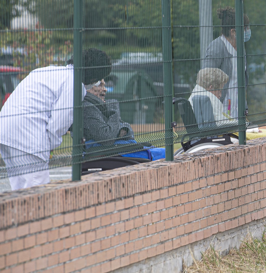 Trabajadoras de Residencias: "Nos dicen que somos esenciales, pero quieren que seamos invisibles, como siempre"