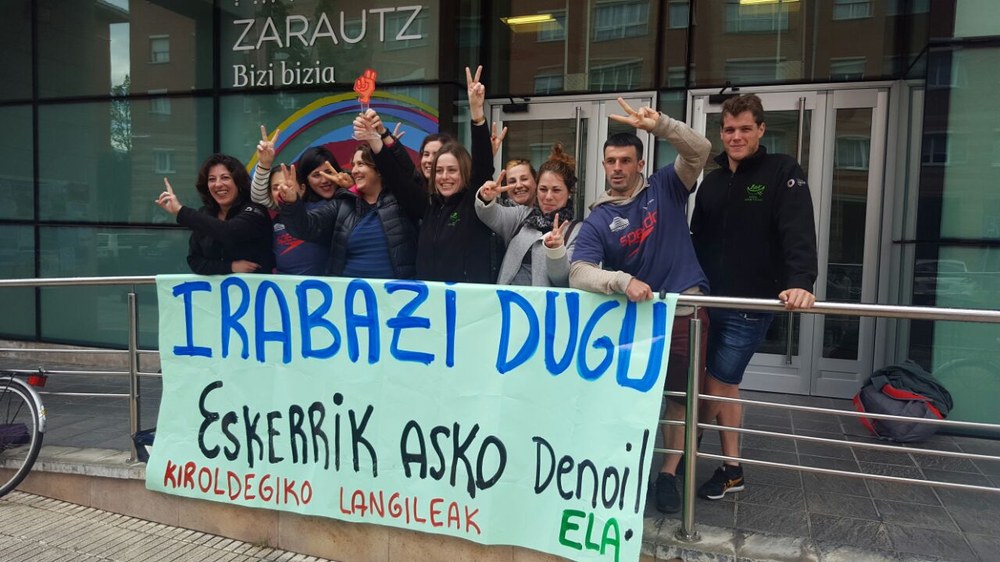 Tras 15 días de huelga, acuerdo en el polideportivo de Zarauz