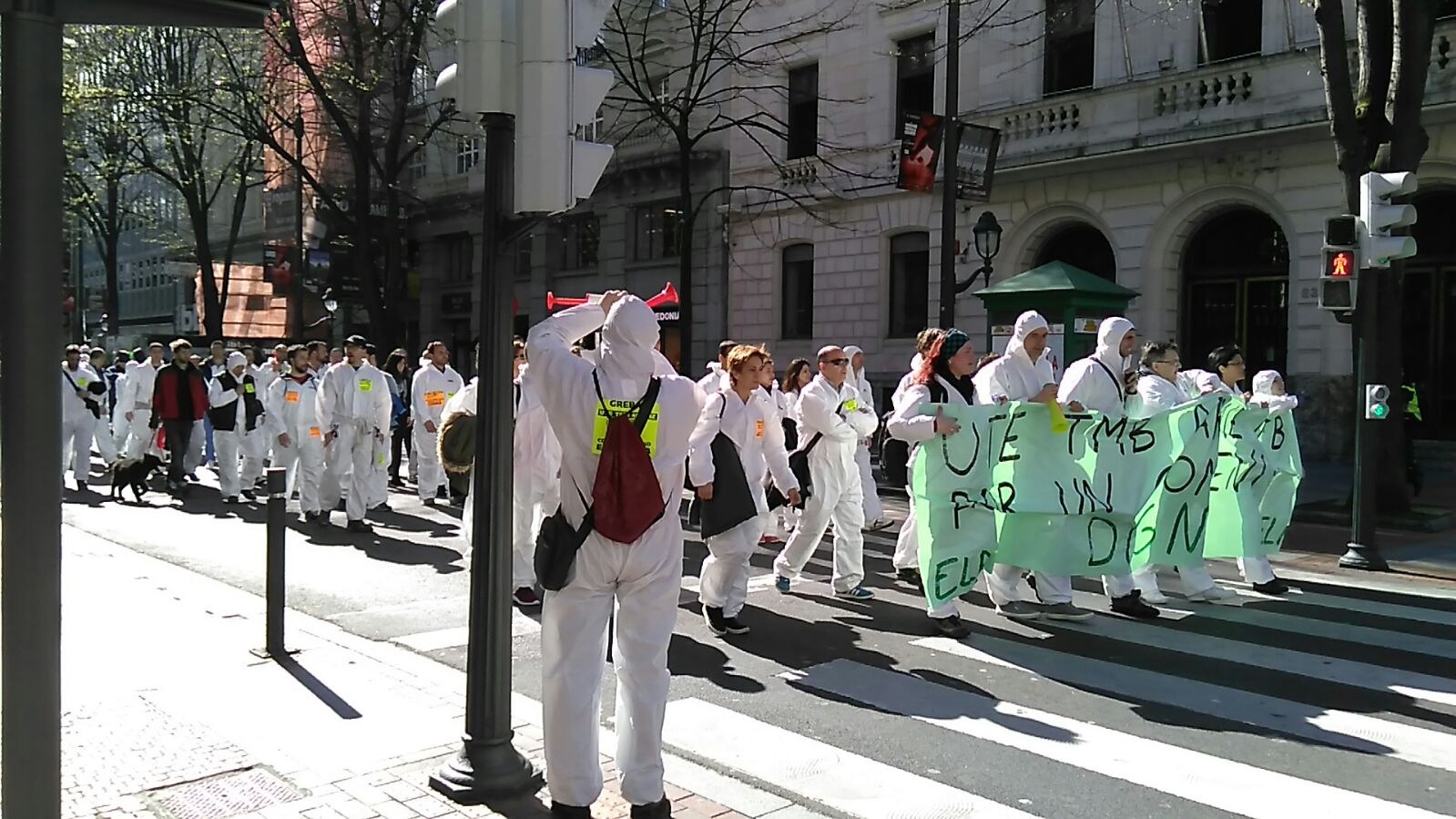Un acuerdo pone fin  a seis meses de huelga indefinida en TMB