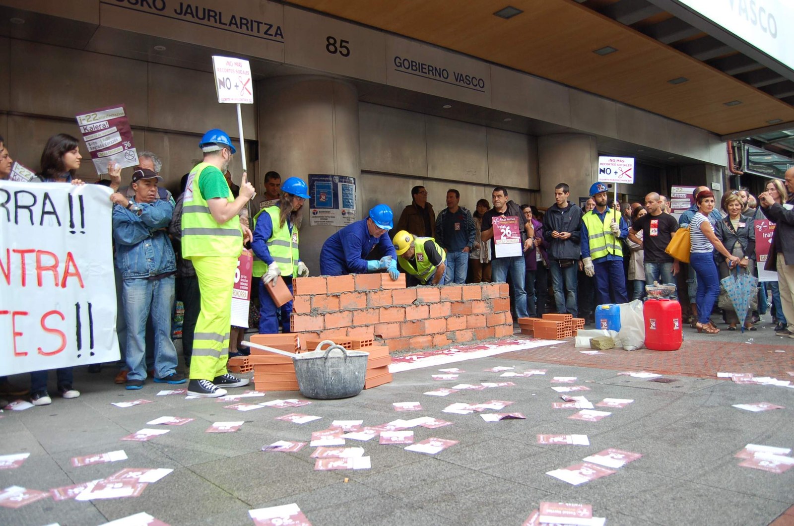 Un muro contra los recortes