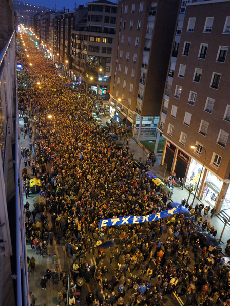 Una multitud en contra de la dispersión — ELA Sindikatua