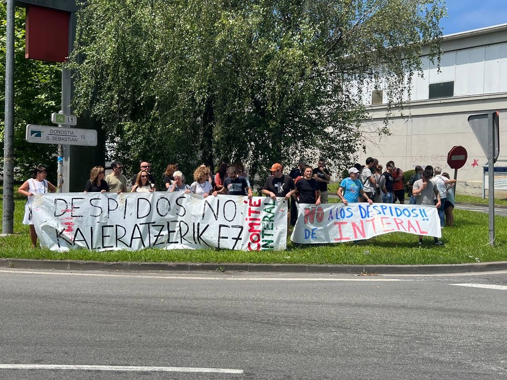 Concentración en Lezo para denunciar los despidos