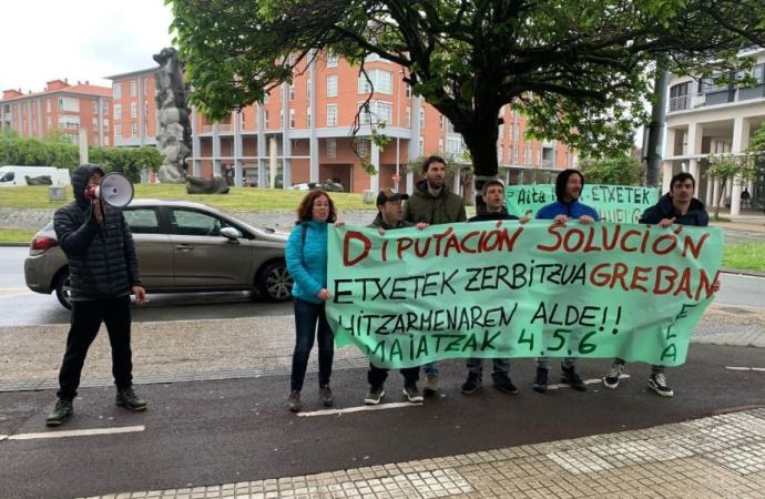 La plantilla de Etxetek, servicio subcontratado de la Diputación de Gipuzkoa, comenzará el 20 de mayo una huelga indefinida