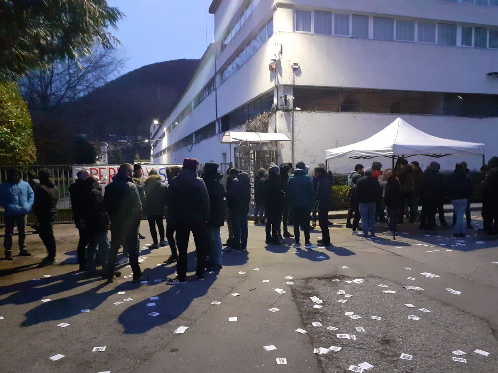 La primera jornada de huelga logra detener totalmente la producción