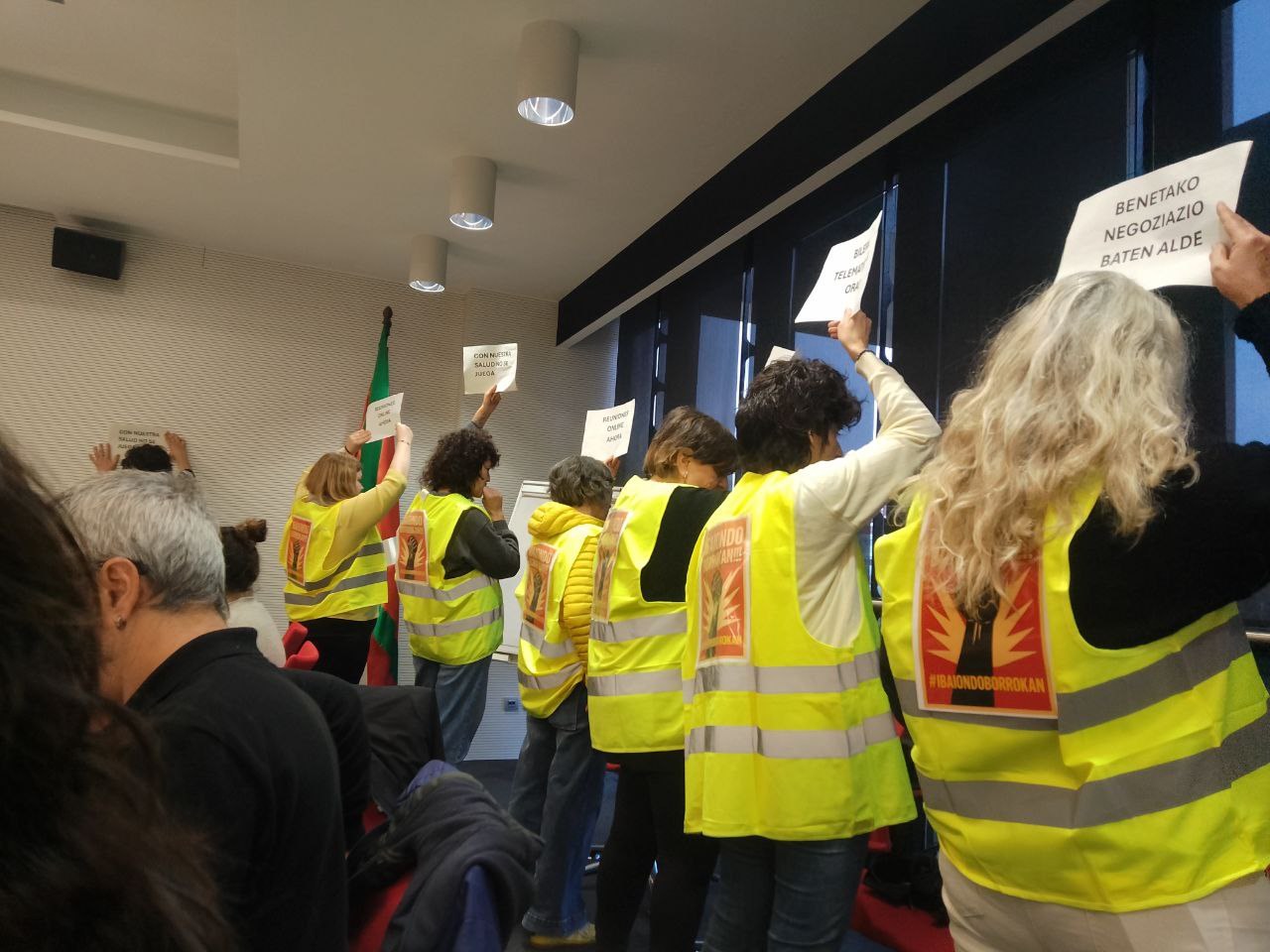 Las trabajadoras reclaman una negociación real y denuncian una actitud contraria a la libertad sindical