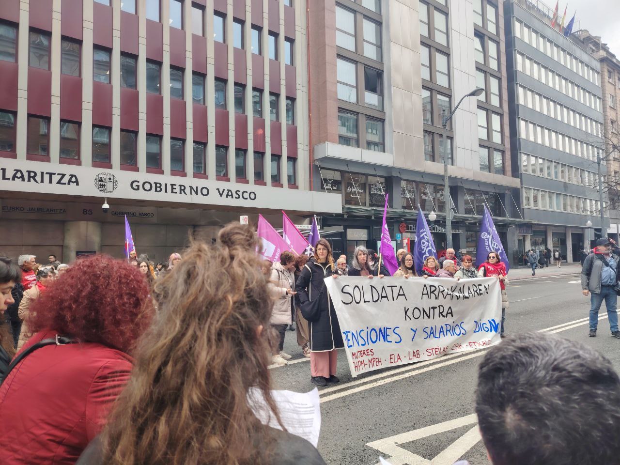 Movilización multitudinaria en contra de la brecha salarial y de género