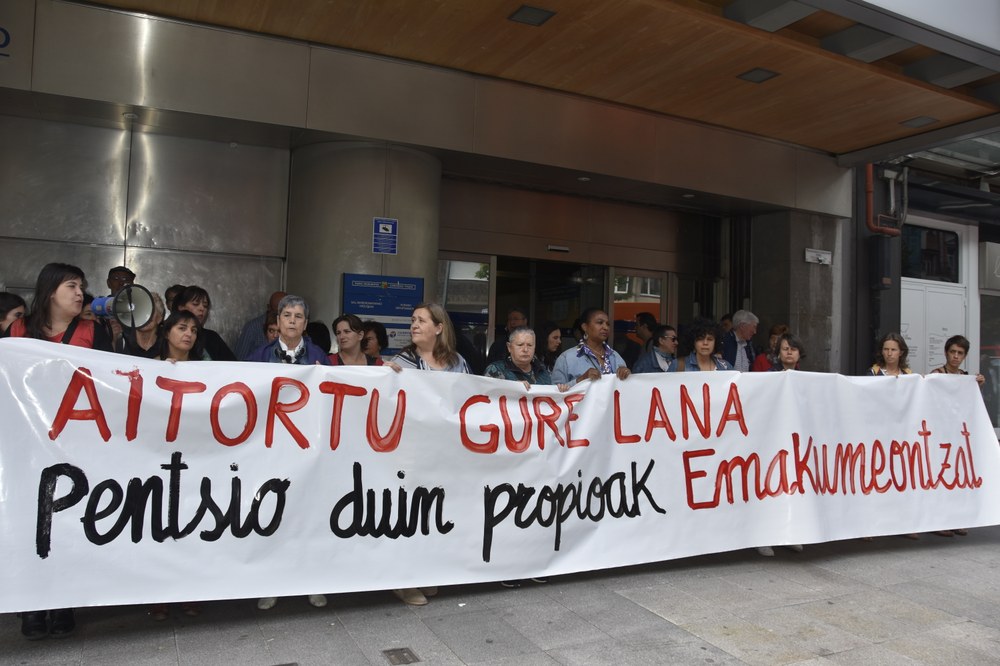 La plataforma Emakumeen Mundu Martxa llama a movilizarse el 26 de mayo para exigir pensiones propias y dignas para las mujeres