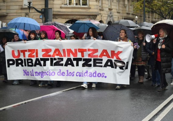 Amplio seguimiento a la huelga, tanto en el sector público como en el privado Amplio seguimiento a la huelga, tanto en el sector público como en el privado