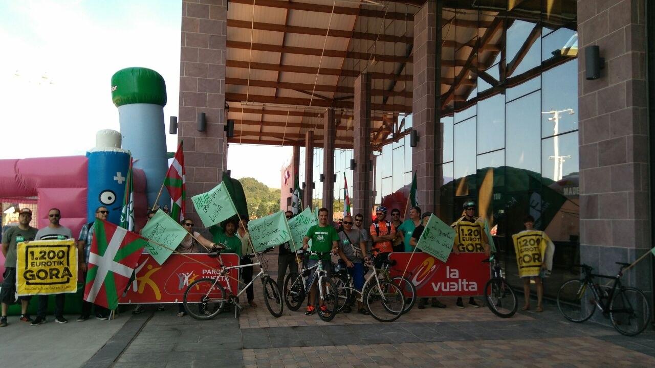 Lucha por la vuelta en Dantxarinea Lucha por la vuelta en Dantxarinea