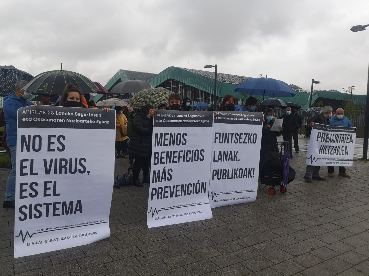 Denuncian en Gasteiz que este sistema nos enferma y nos mata #PrekaritateaHiltzailea