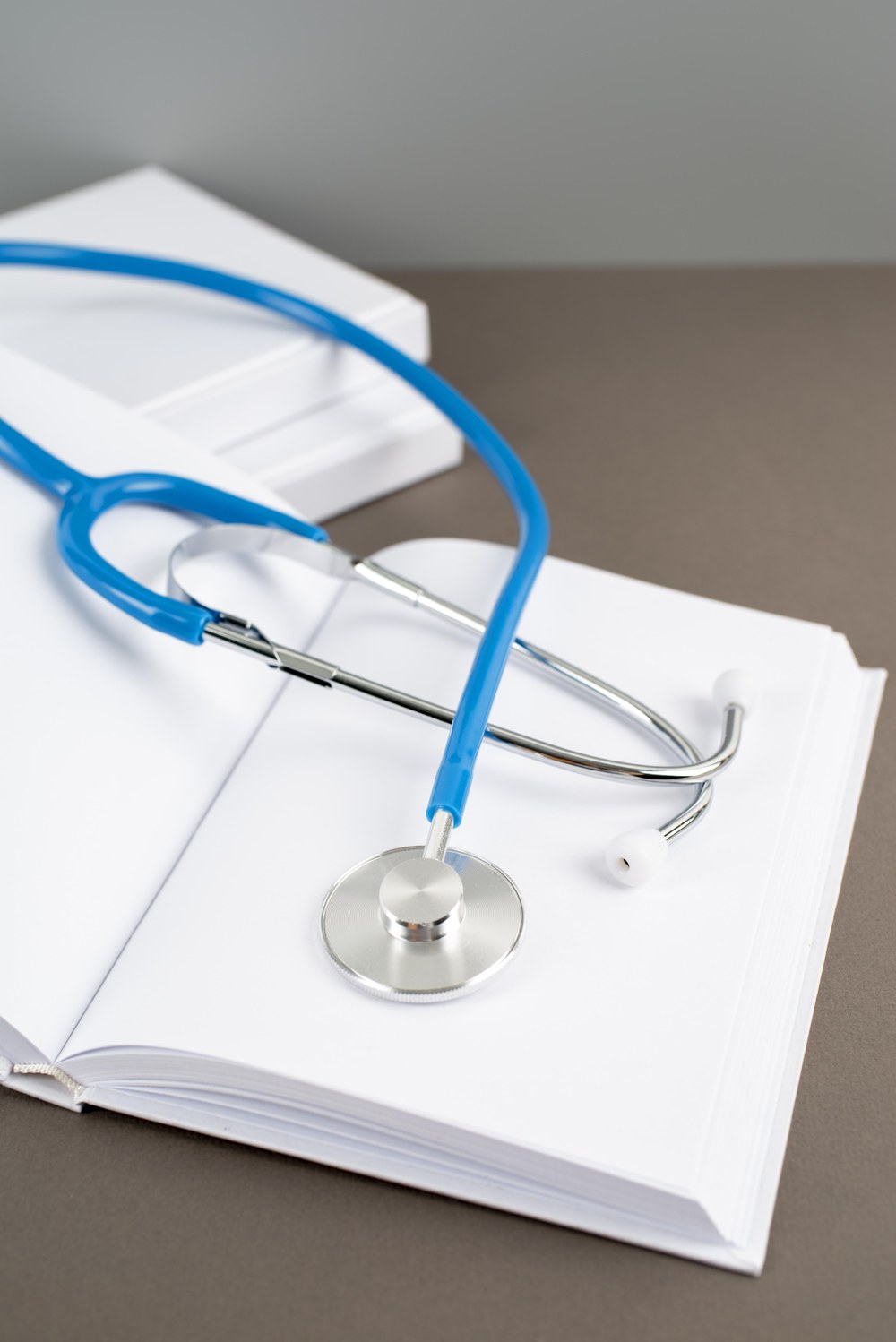 ELA exige investigar a Vitaly Health por vigilar la salud sin especialistas en Medicina del Trabajo