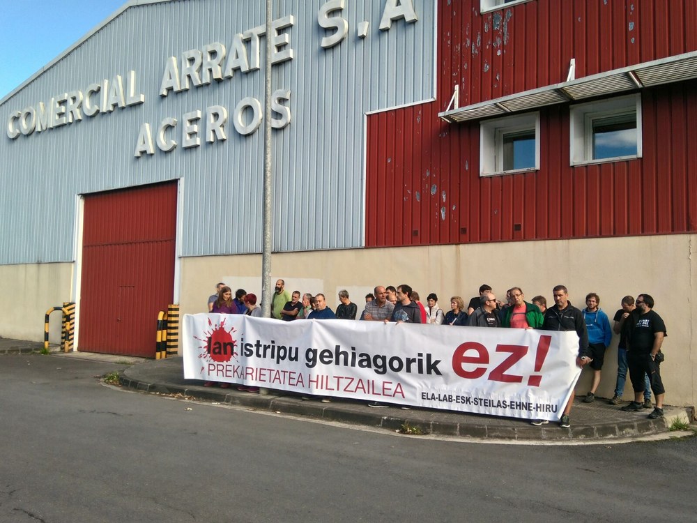 ELA, LAB, STEILAS, ESK, EHNE y HIRU denuncian la muerte en accidente laboral de un transportista en Soraluze (AP1)