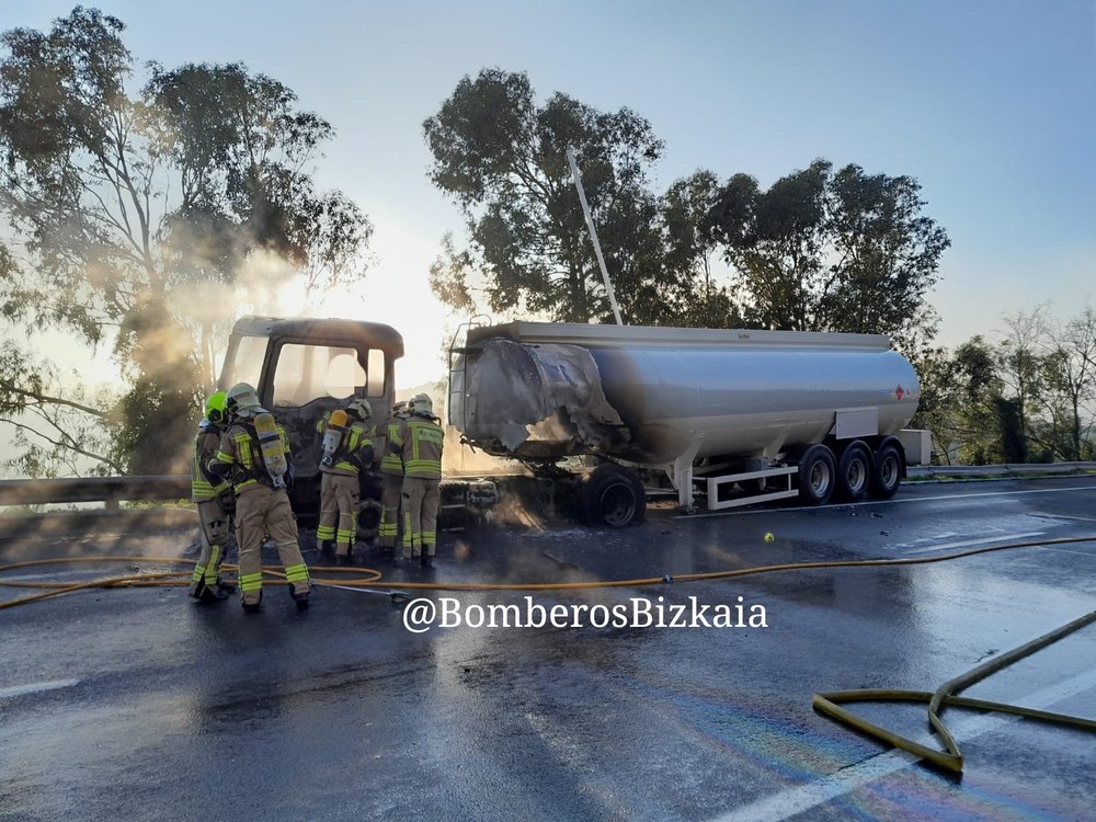 Fallece un transportista en dirección al Puerto de Santurtzi