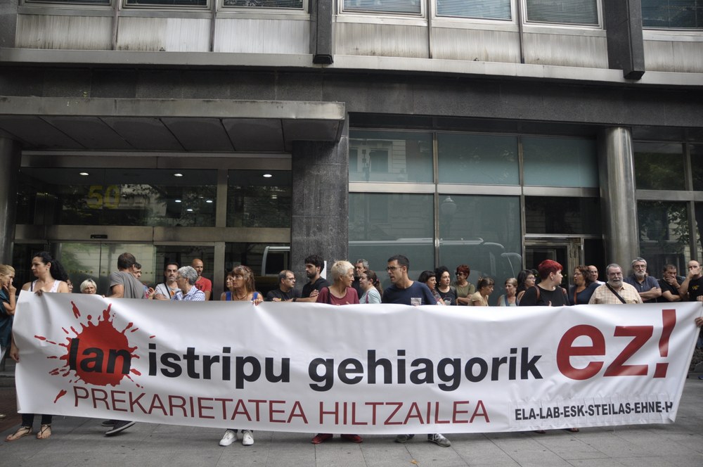 La mayoría sindical vasca denuncia en Bilbao la muerte en accidente laboral de un tranportista en Karrantza y la precariedad a la que está sometida este sector
