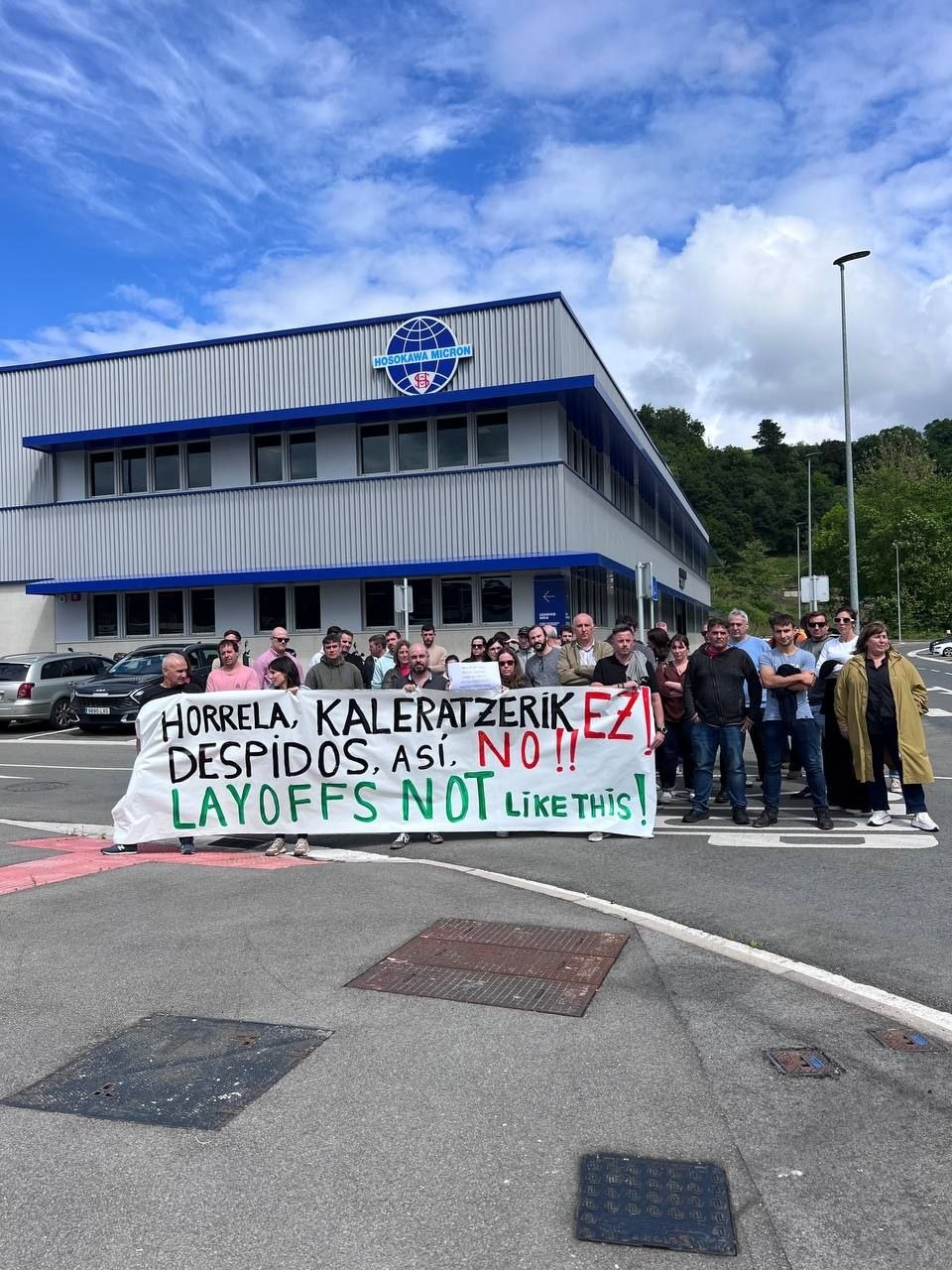 Denuncian que han despedido a tres personas