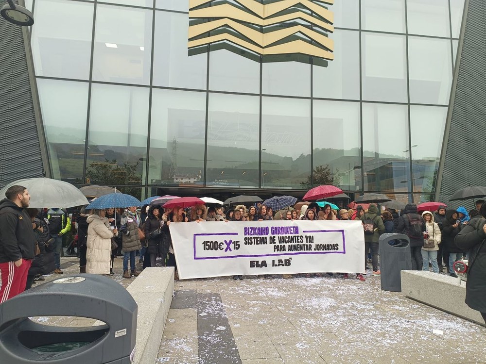 Concentración para exigir el desbloqueo del convenio y condiciones de trabajo dignas