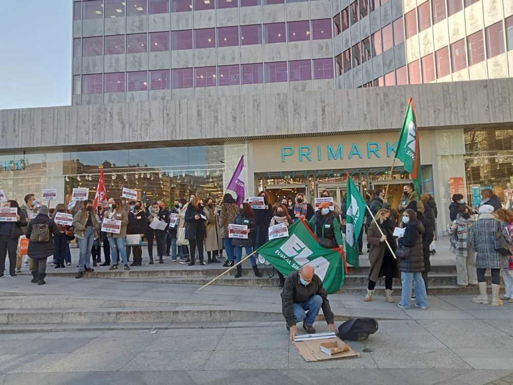 Continúan las movilizaciones de las trabajadoras del comercio de Bizkaia