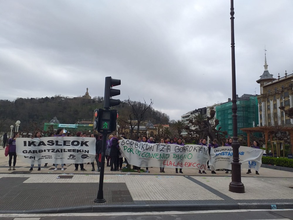 El 2 de marzo las trabajadoras de limpieza de los edificios dependientes de Educación y de la UPV/EHU inician una huelga de cinco semanas