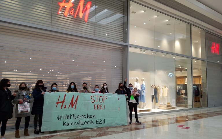 ELA acuerda con H&M no aplicar en Hego Euskal Herria los despidos acordados entre la empresa, CCOO y UGT