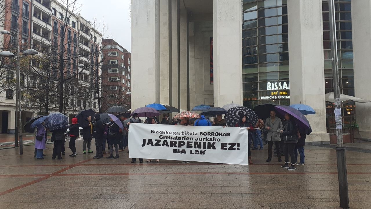 ELA y LAB denuncian acoso a huelguistas