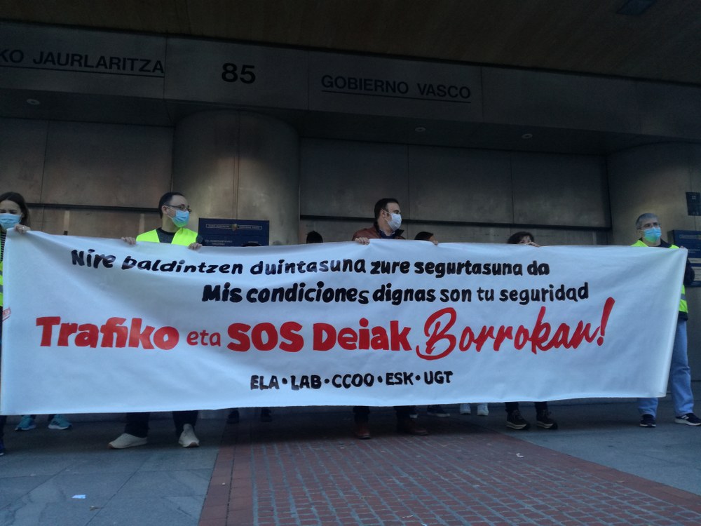 La plantilla de Tráfico y SOS Deiak  exige al Gobierno Vasco que ponga fin a la precariedad laboral que sufren